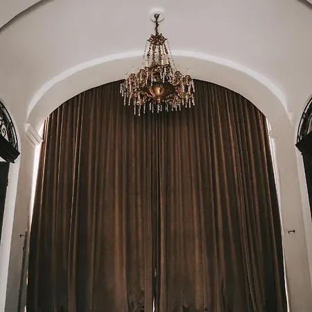 Alojamento de Acomodação e Pequeno-almoço Palazzo Palitti Roio